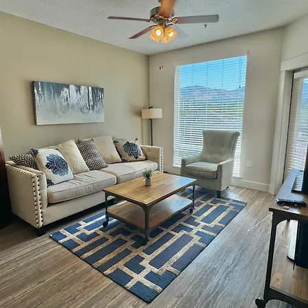 Downtown Condo With Mountain Views